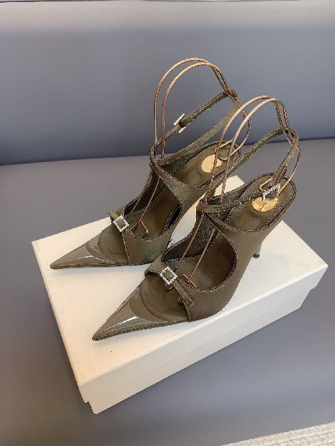 Counterfeit Saint Laurent Shoes detail view visual reference
