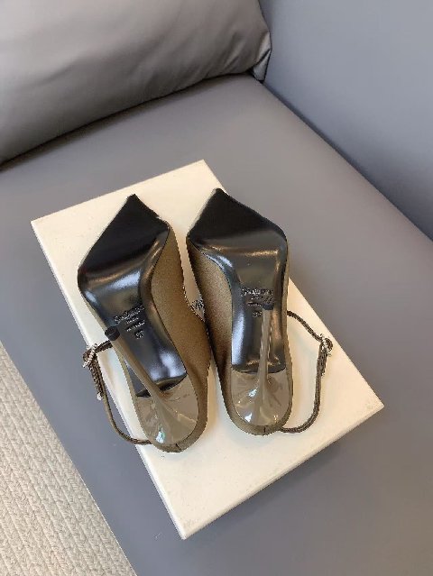 Counterfeit Saint Laurent Shoes detail view visual reference