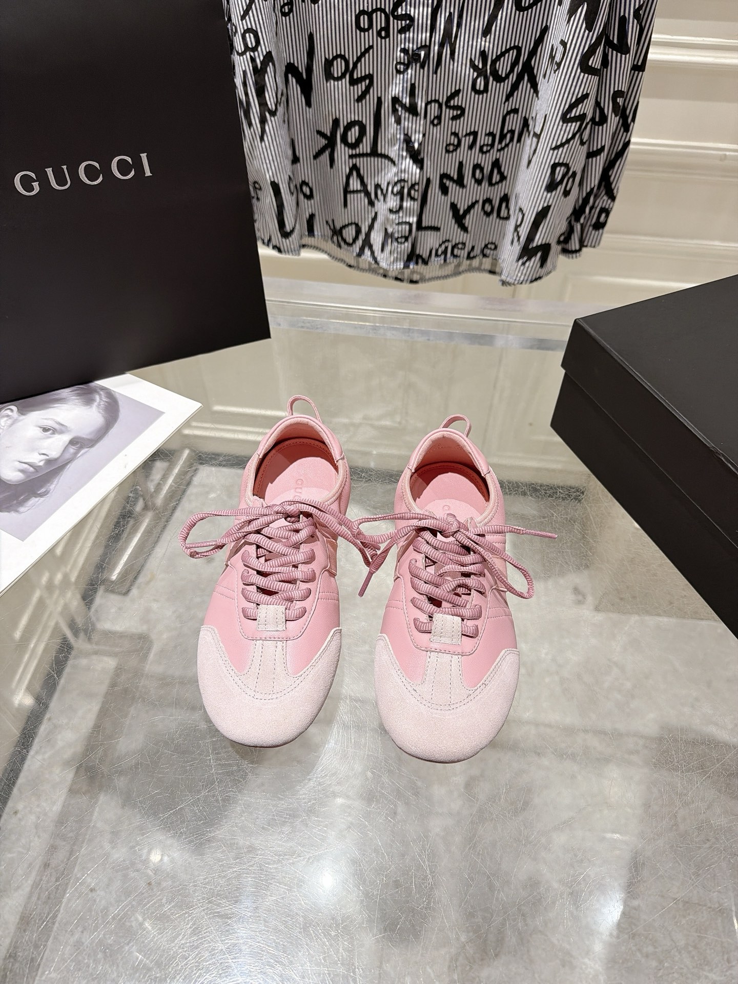 Counterfeit Gucci 26 Flex front view visual reference