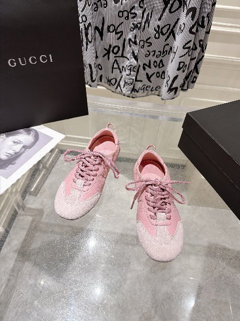 Counterfeit Gucci 26 Flex detail view visual reference