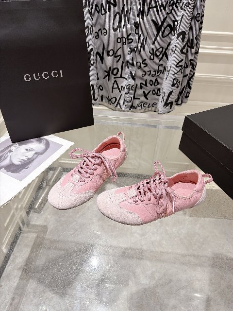Counterfeit Gucci 26 Flex detail view visual reference