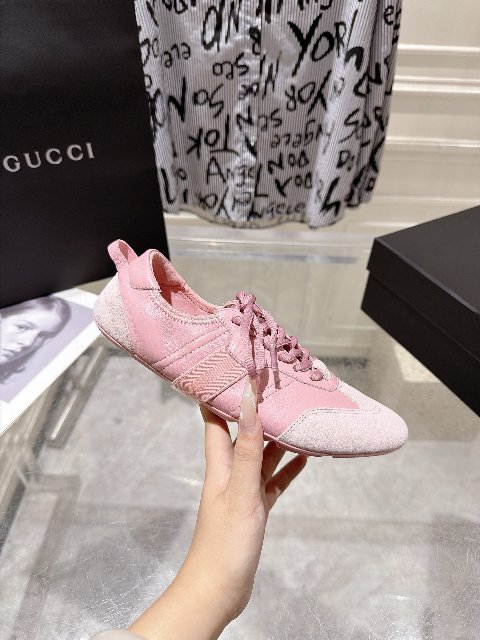 Counterfeit Gucci 26 Flex detail view visual reference