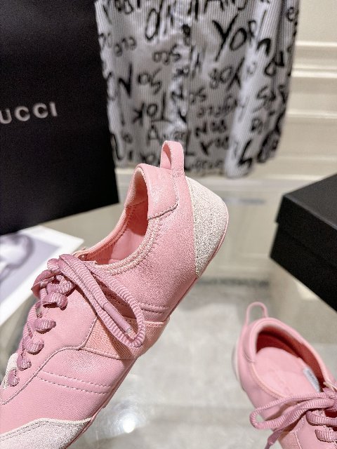 Counterfeit Gucci 26 Flex detail view visual reference