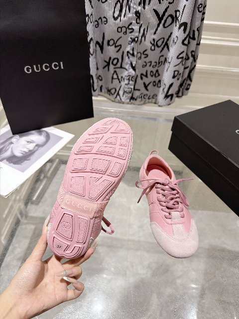 Counterfeit Gucci 26 Flex detail view visual reference