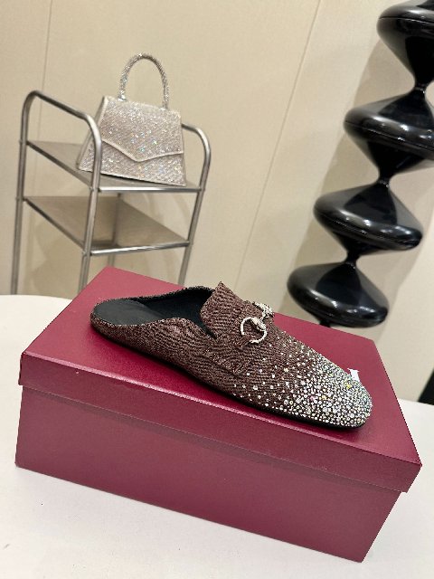 Counterfeit Gucci Prima back view visual reference