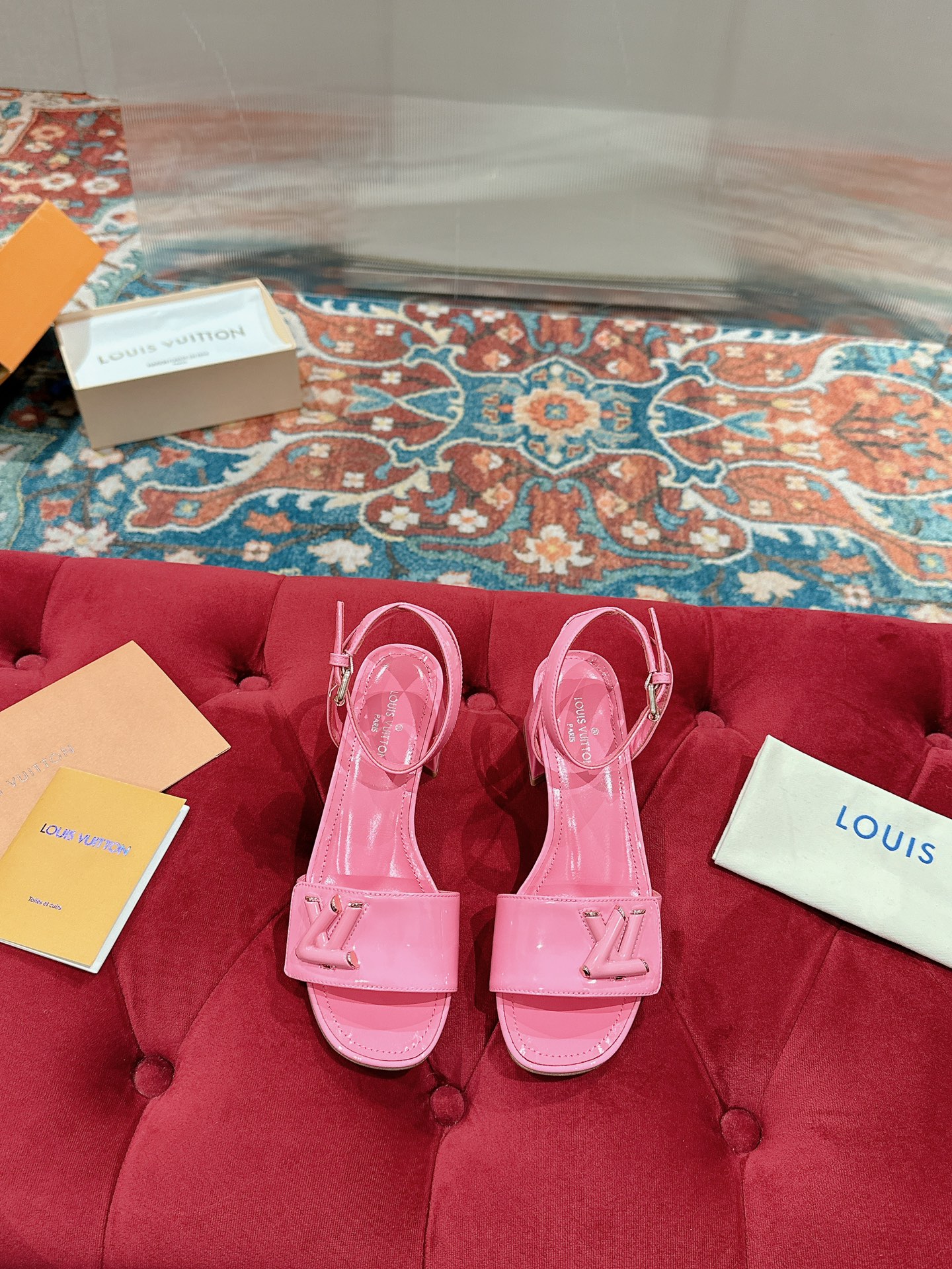 Counterfeit Louis Vuitton Shoes front view visual reference
