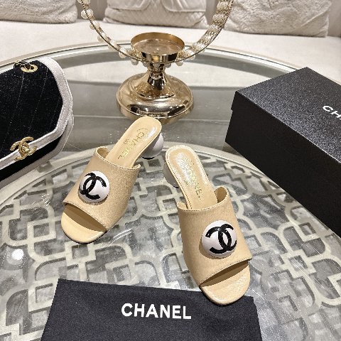 Counterfeit CHANEL Shoes detail view visual reference