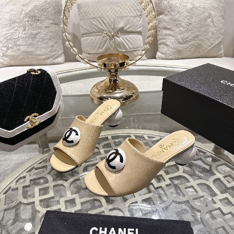 Counterfeit CHANEL Shoes detail view visual reference