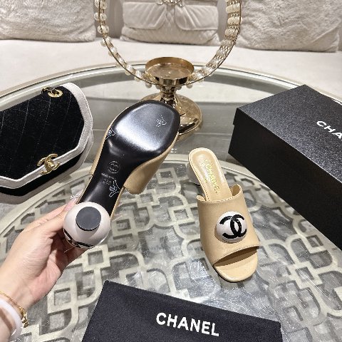 Counterfeit CHANEL Shoes detail view visual reference