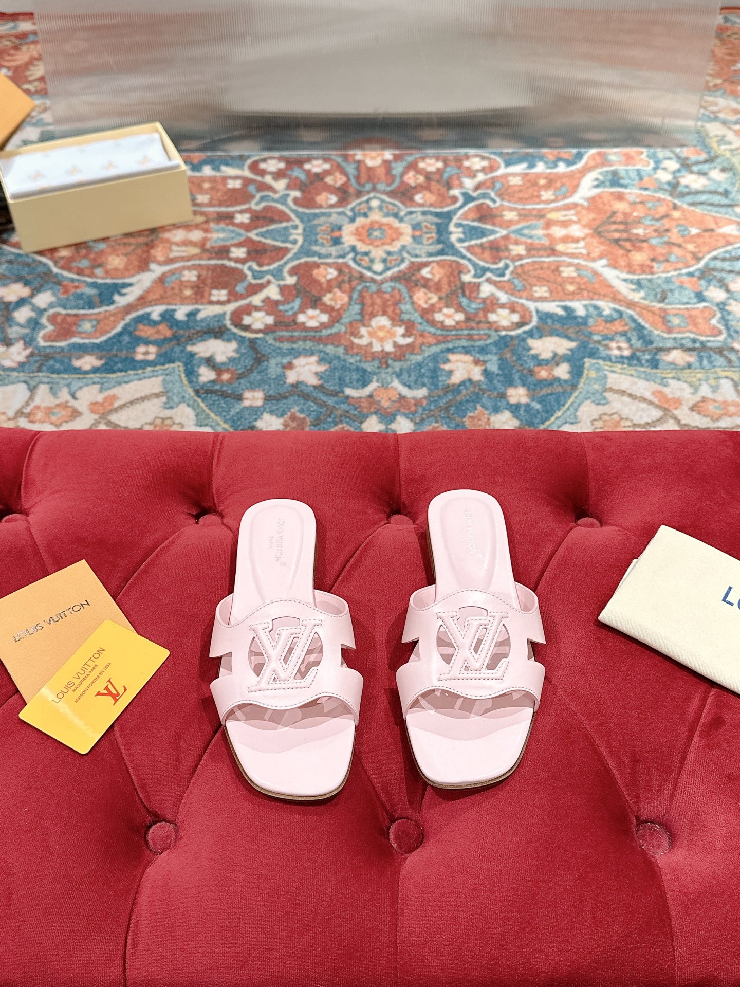 Counterfeit Louis Vuitton Shoes front view visual reference
