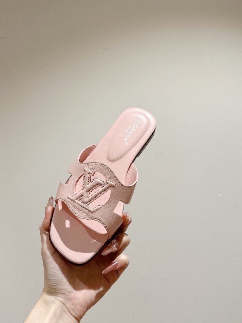 Counterfeit Louis Vuitton Shoes detail view visual reference