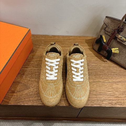 Counterfeit Hermès Shoes back view visual reference