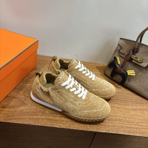 Counterfeit Hermès Shoes detail view visual reference