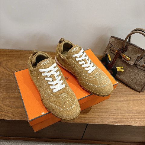 Counterfeit Hermès Shoes detail view visual reference