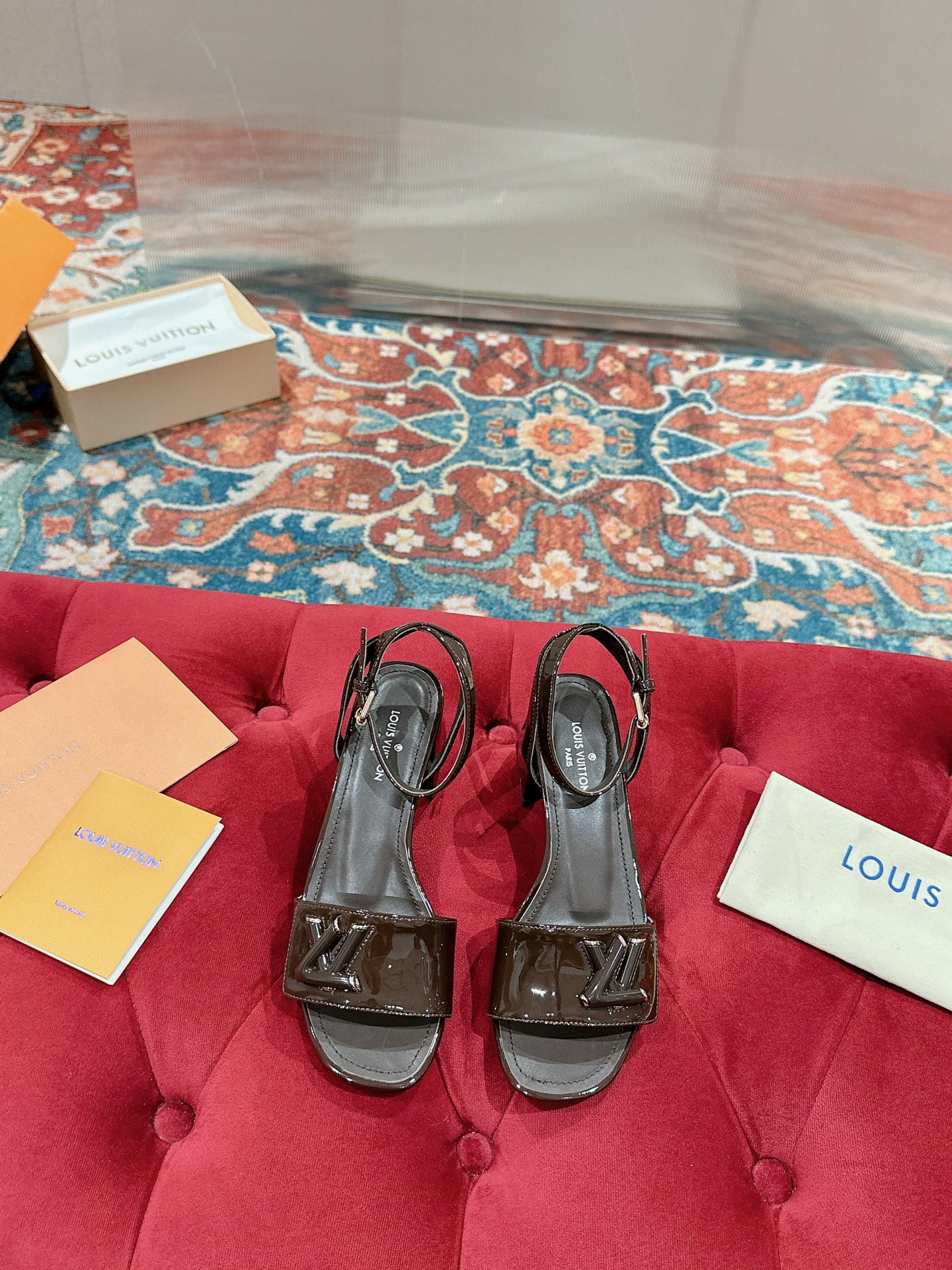 Counterfeit Louis Vuitton Shoes front view visual reference