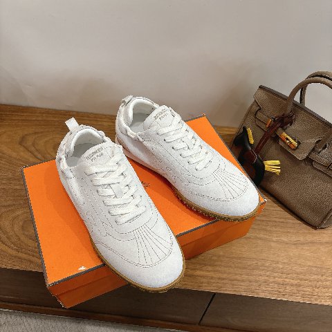 Counterfeit Hermès Shoes detail view visual reference