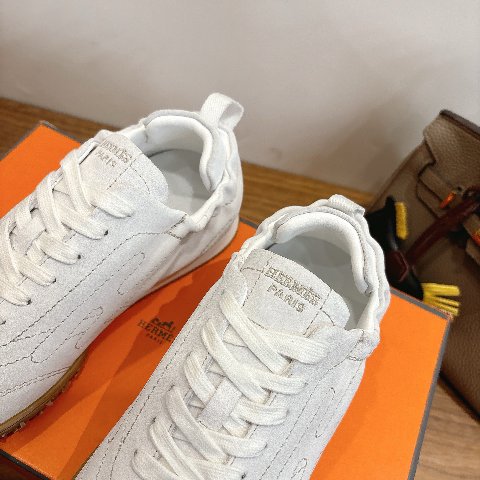 Counterfeit Hermès Shoes detail view visual reference