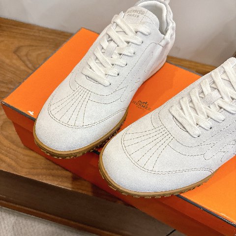 Counterfeit Hermès Shoes detail view visual reference