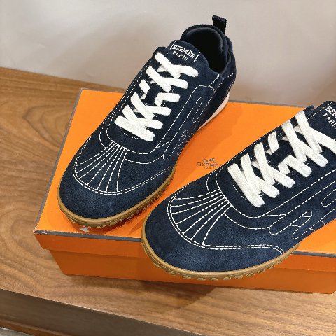 Counterfeit Hermès Shoes detail view visual reference