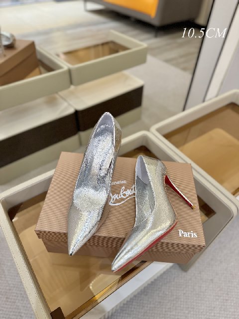 Counterfeit Shoes detail view visual reference