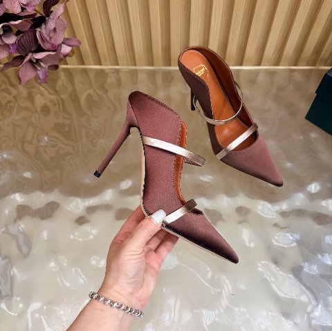 Counterfeit Malone Souliers Shoes detail view visual reference