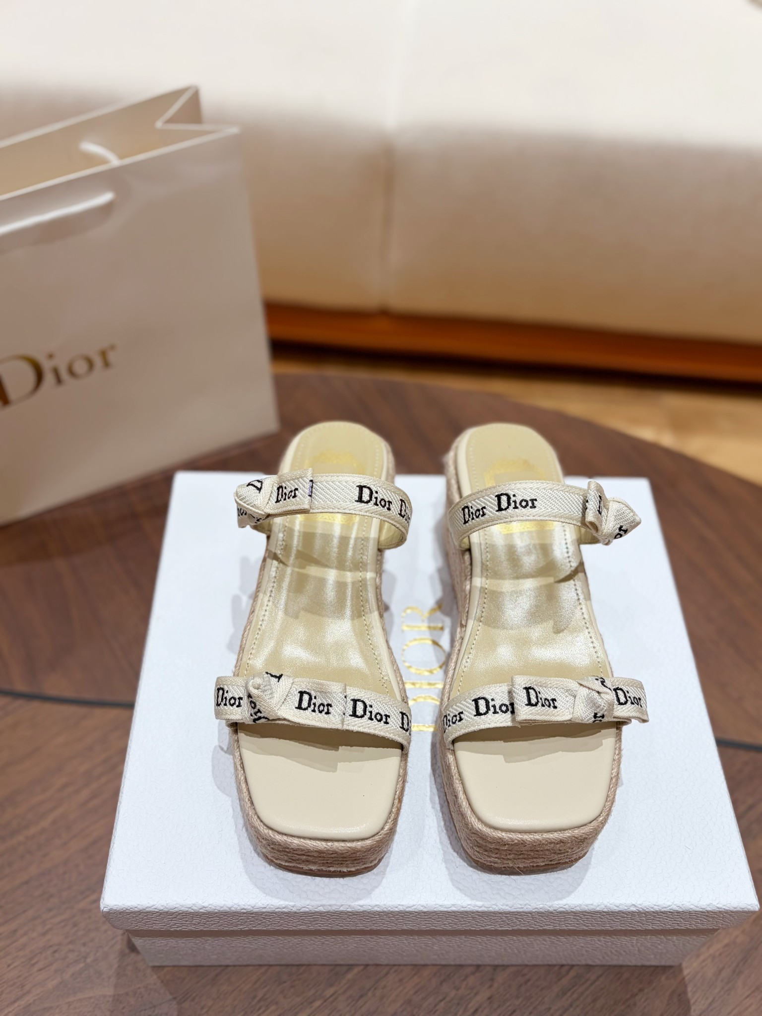 Counterfeit CONO Shoes front view visual reference