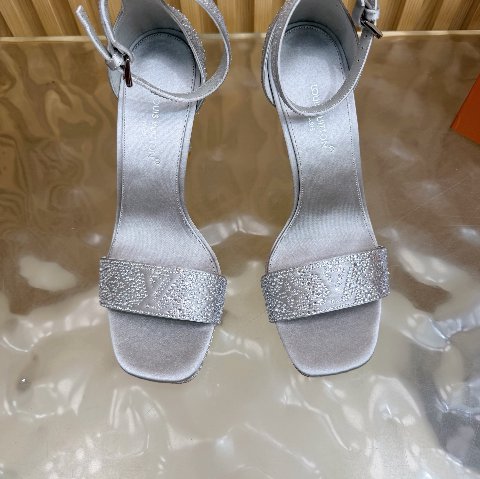 Counterfeit Shoes detail view visual reference