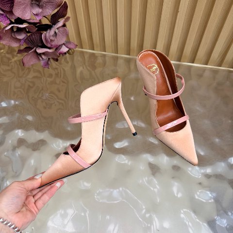 Counterfeit Malone Souliers P310 detail view visual reference
