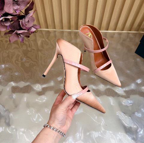 Counterfeit Malone Souliers P310 detail view visual reference