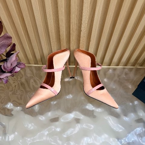 Counterfeit Malone Souliers P310 detail view visual reference