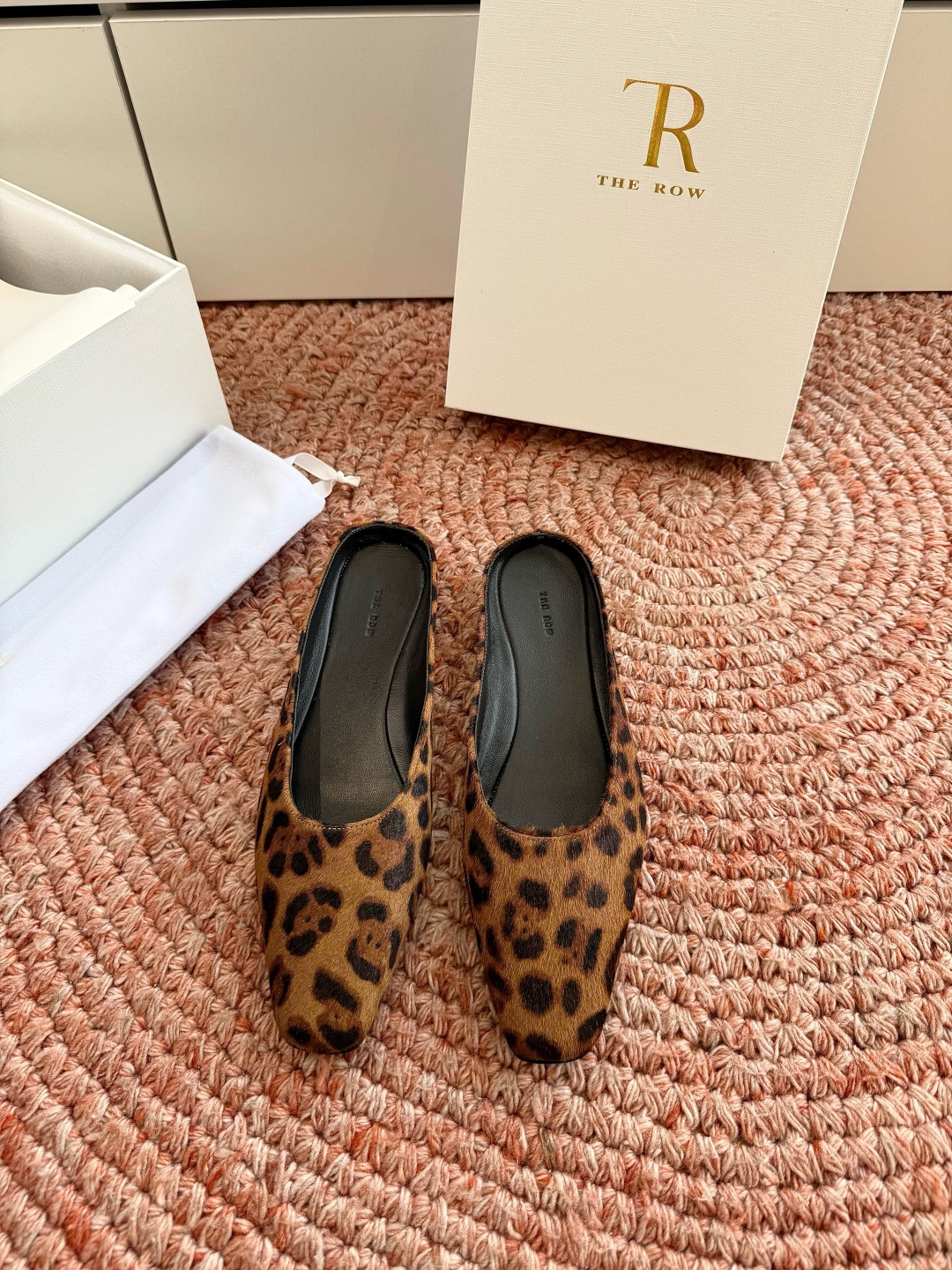 Counterfeit The Row Shoes front view visual reference