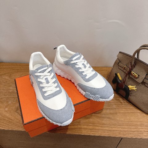 Counterfeit Hermès Shoes back view visual reference