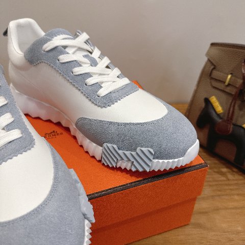 Counterfeit Hermès Shoes detail view visual reference