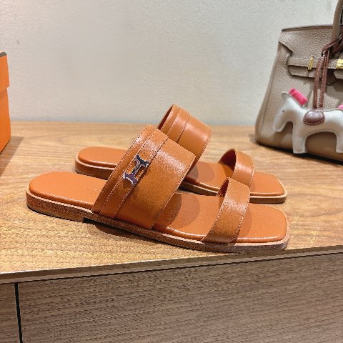 Counterfeit Hermès Shoes back view visual reference