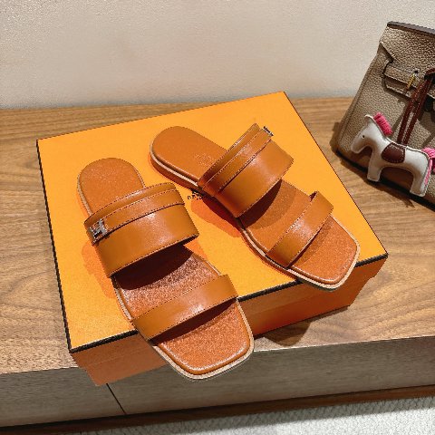 Counterfeit Hermès Shoes detail view visual reference