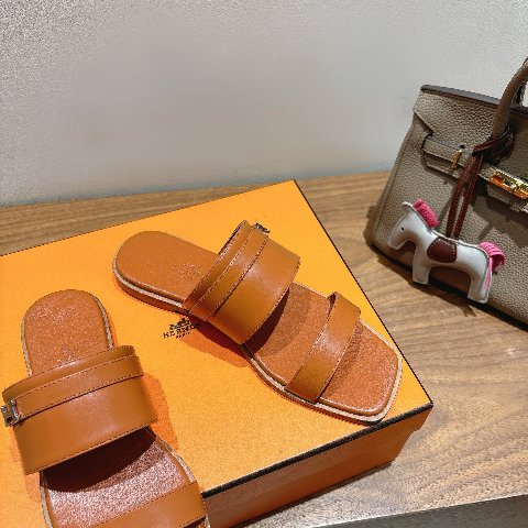 Counterfeit Hermès Shoes detail view visual reference