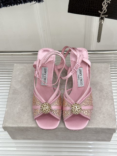 Counterfeit Jimmy Choo 26WF detail view visual reference
