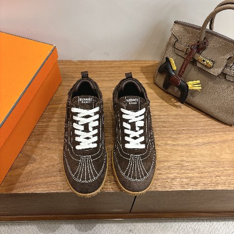 Counterfeit Hermès Shoes back view visual reference