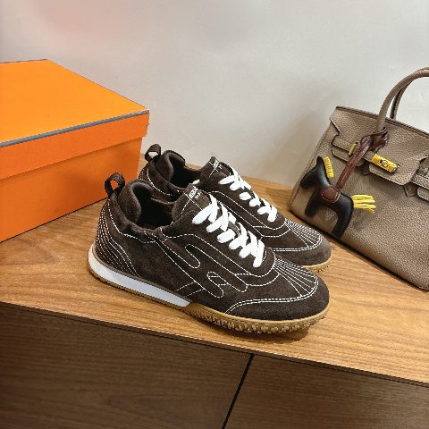 Counterfeit Hermès Shoes detail view visual reference