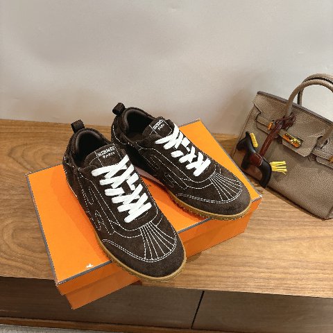 Counterfeit Hermès Shoes detail view visual reference
