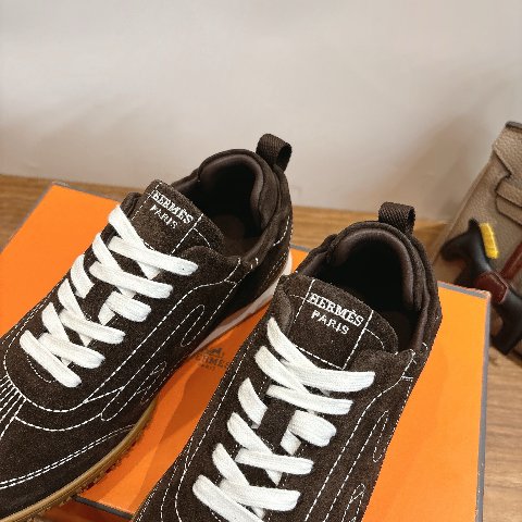 Counterfeit Hermès Shoes detail view visual reference