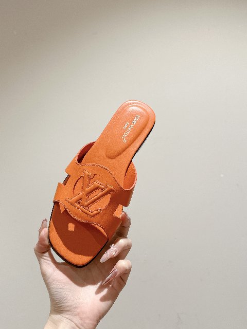 Counterfeit Louis Vuitton Shoes detail view visual reference