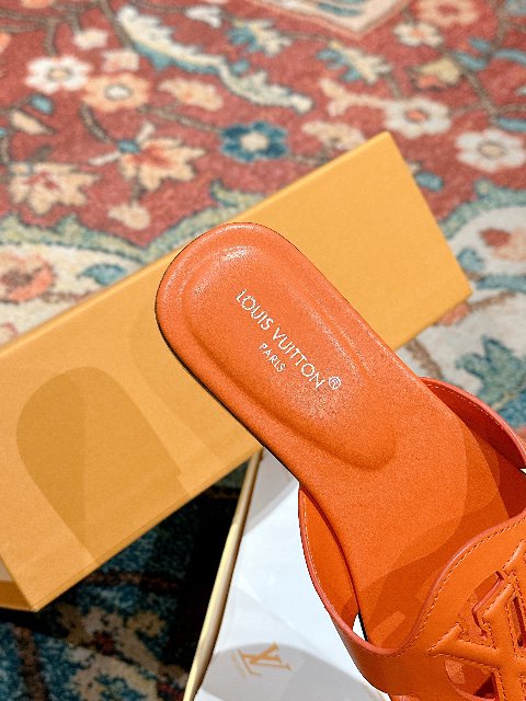 Counterfeit Louis Vuitton Shoes detail view visual reference