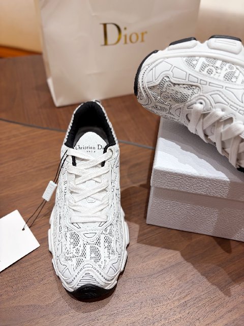 Counterfeit Shoes detail view visual reference