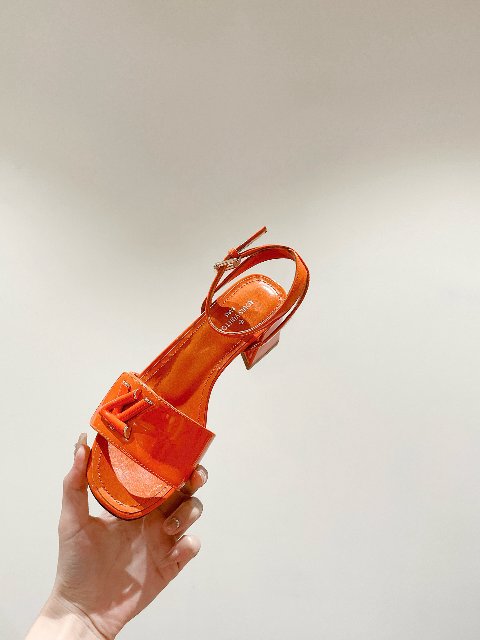 Counterfeit Louis Vuitton Shoes detail view visual reference