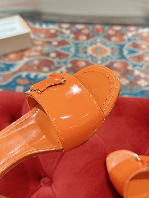 Counterfeit Louis Vuitton Shoes detail view visual reference