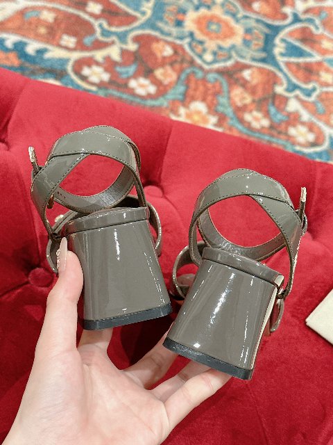 Counterfeit Louis Vuitton Shoes detail view visual reference