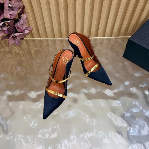 Counterfeit Malone Souliers P310 detail view visual reference