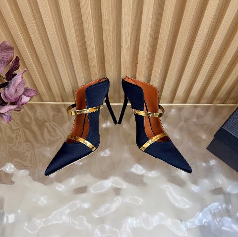 Counterfeit Malone Souliers P310 detail view visual reference