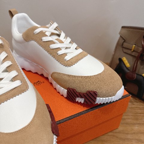 Counterfeit Hermès P320 detail view visual reference
